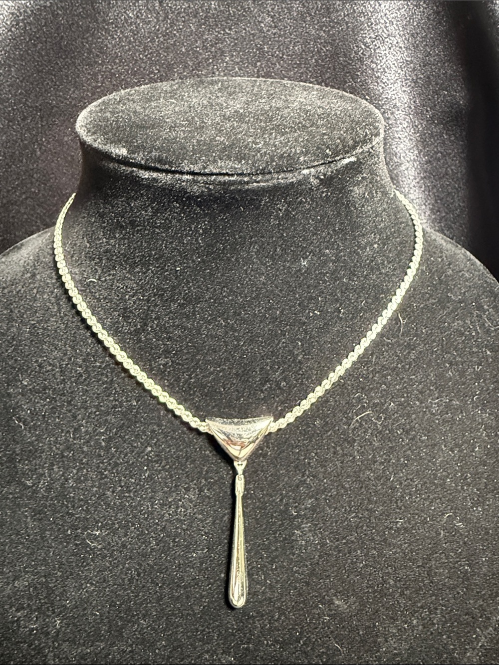 Vintage Monet Sterling Silver Tone Teardrop Pendant Necklace -